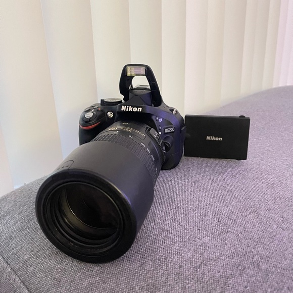 Nikon D5200 - Picture 1 of 8